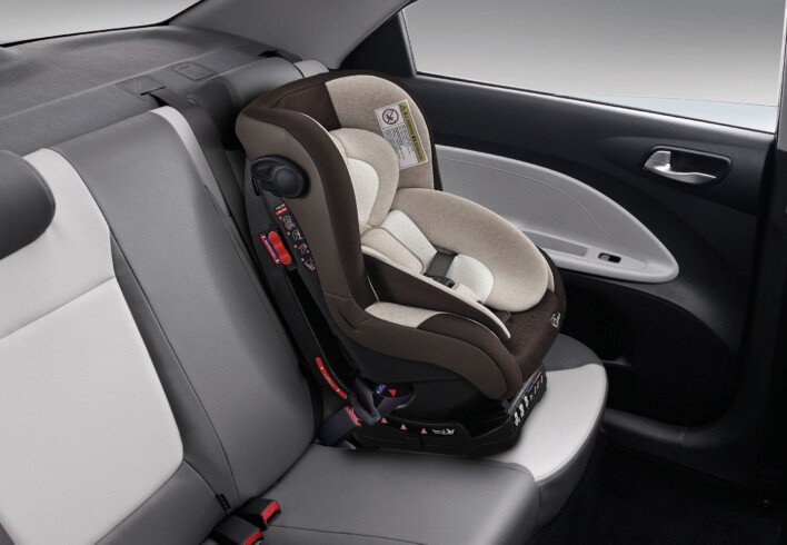 حزام ومثبتات(ISOFIX) لمقعد اﻷطفال